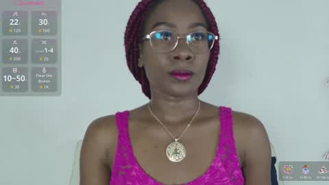 Snapshot of layla_collins_ chatting on March 3, 12:11 pm layla online show from March 3, 12:11 pm