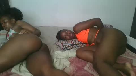 Snapshot of layla_cutiee chatting on February 10, 2:26 am layla_cutiee online show from February 10, 2:26 am