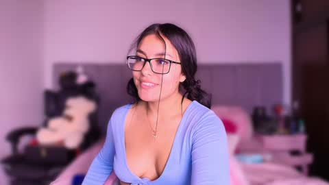 Snapshot of layla_nicols chatting on February 6, 6:35 pm Layla online show from February 6, 6:35 pm