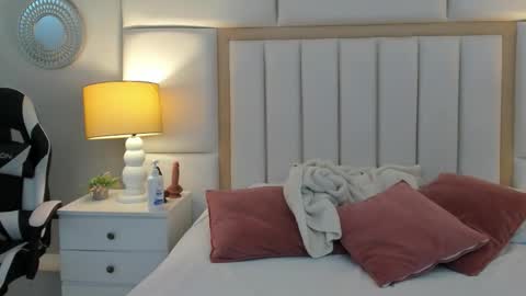 Lau online show from March 2, 6:48 pm