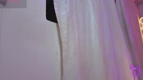 laylafoxy_tay online show from November 24, 3:28 am