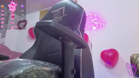 laylafoxy_tay online show from February 18, 3:24 am