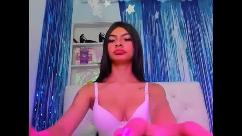 Snapshot of laylahotl chatting on October 6, 2:25 pm Layla online show from October 6, 2:25 pm