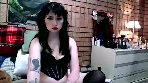 Layla Kills online show from December 21, 5:25 am