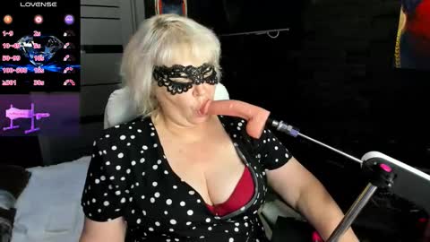 laylalaylamilf online show from September 12, 8:03 am