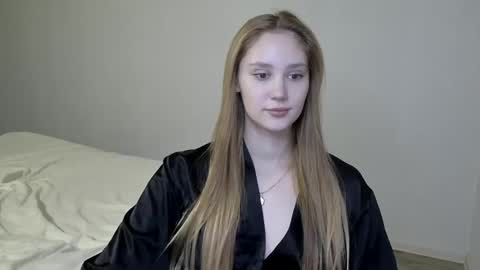 Snapshot of laylapretty001 chatting on January 7, 6:05 am LaylaPretty001 online show from January 7, 6:05 am