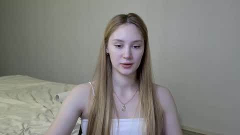 Snapshot of laylapretty001 chatting on January 20, 7:15 am LaylaPretty001 online show from January 20, 7:15 am