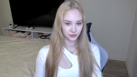 LaylaPretty001 online show from March 16, 5:35 am