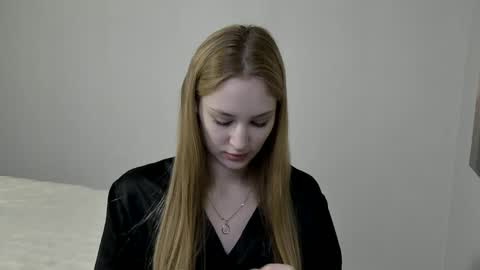 Snapshot of laylla001 chatting on December 2, 5:59 am Laylla001 online show from December 2, 5:59 am