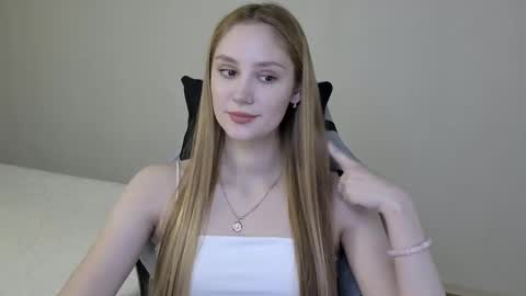 Snapshot of laylla001 chatting on February 12, 7:13 am Laylla001 online show from February 12, 7:13 am