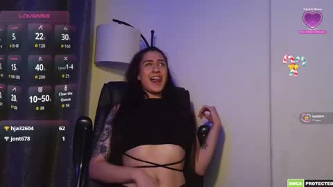 laylolasquirt online show from October 11, 4:33 am