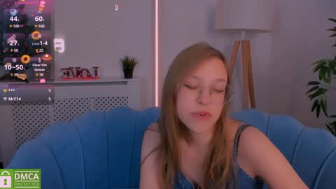 layriantavee online show from January 5, 9:59 am