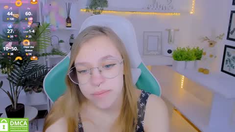 layriantavee online show from January 29, 7:04 am