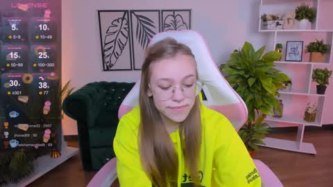 layriantavee online show from February 2, 1:19 pm