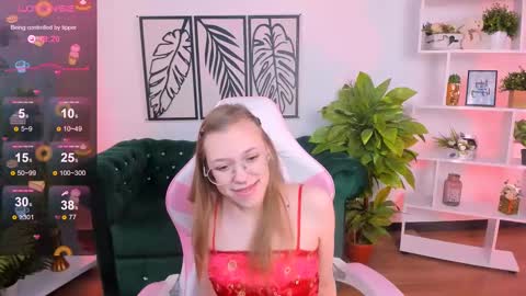 layriantavee online show from February 22, 6:50 am