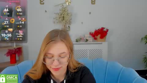 layriantavee online show from October 7, 6:32 am