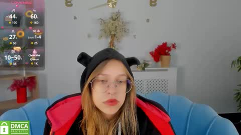 layriantavee online show from October 10, 6:34 am