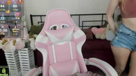 layriantavee online show from April 17, 6:27 am