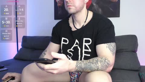 Snapshot of lazar_angels chatting on January 19, 4:01 am Laz online show from January 19, 4:01 am