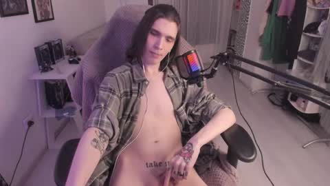 Snapshot of lazy_haze chatting on February 28, 1:39 am Haze aka Slava online show from February 28, 1:39 am