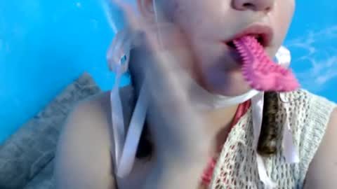 lazzy4ngel online show from July 4, 2:40 am