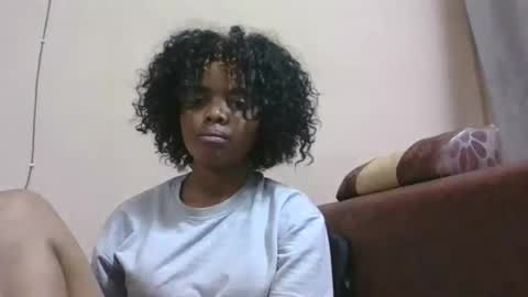 Snapshot of lea96546 chatting on December 17, 9:15 am lea96546 online show from December 17, 9:15 am