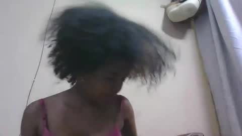 Snapshot of lea96546 chatting on February 3, 6:22 am lea96546 online show from February 3, 6:22 am