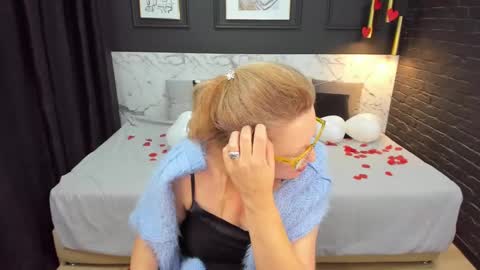 Lea online show from February 15, 8:33 am