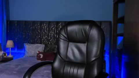 Lea Velle online show from April 18, 6:28 am