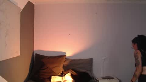 Snapshot of leabigboobs chatting on February 6, 6:56 pm leabigboobs online show from February 6, 6:56 pm