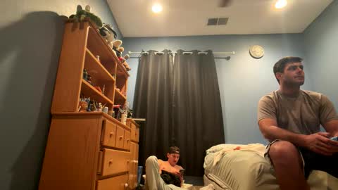 leaderzac online show from April 2, 3:15 am