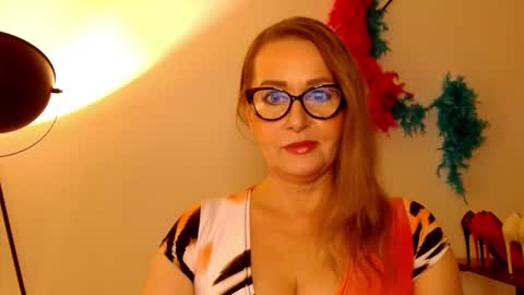 Snapshot of leadesire chatting on March 4, 2:53 pm LEA online show from March 4, 2:53 pm