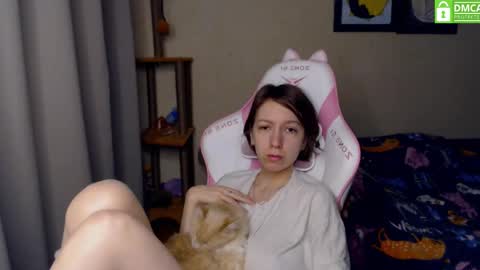 Snapshot of leah__gotty chatting on December 2, 2:19 pm Leah Gotty online show from December 2, 2:19 pm