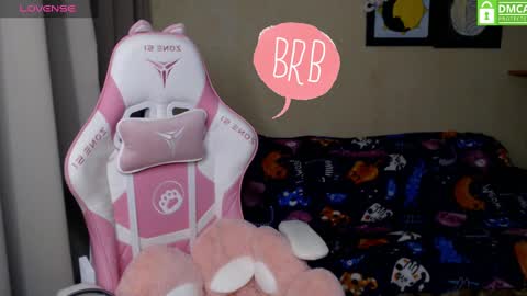 Snapshot of leah__gotty chatting on December 10, 2:28 pm Leah Gotty online show from December 10, 2:28 pm