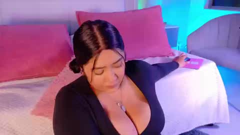 Snapshot of leah_bensoon chatting on September 10, 3:01 pm Leah online show from September 10, 3:01 pm