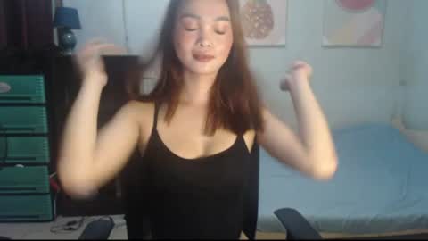 leah_fucker online show from June 17, 10:43 pm