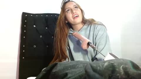 Snapshot of leah_moon11 chatting on July 3, 7:26 am leah_moon11 online show from July 3, 7:26 am