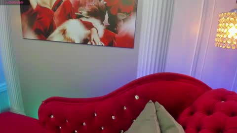 LEAH online show from April 18, 3:10 am