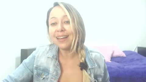 leah_susman online show from December 4, 2:21 am