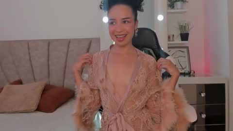 leahaltomm online show from October 16, 7:59 pm