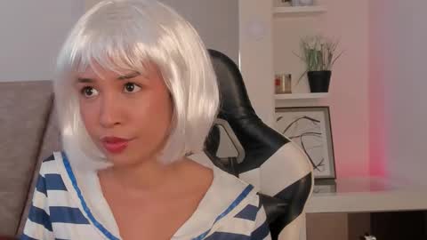 leahaltomm online show from October 17, 7:16 pm