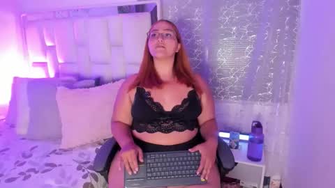 Leah  online show from April 11, 11:53 pm