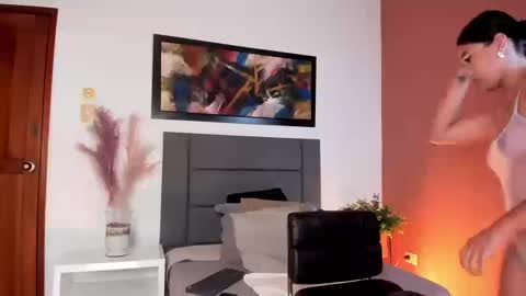 Leah Carter online show from September 24, 8:01 pm