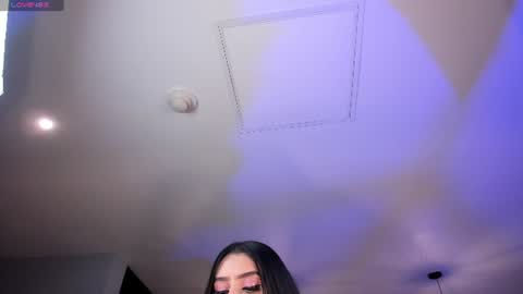 Snapshot of leahlombardi_ chatting on June 23, 3:04 am leahlombardi_ online show from June 23, 3:04 am
