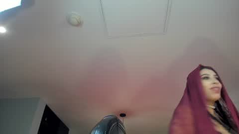 Snapshot of leahlombardi_ chatting on June 26, 3:22 am leahlombardi_ online show from June 26, 3:22 am