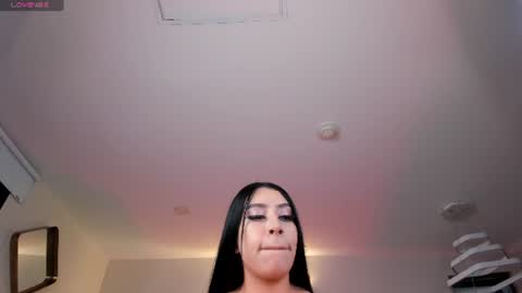 Snapshot of leahlombardi_ chatting on July 15, 3:23 am leahlombardi_ online show from July 15, 3:23 am