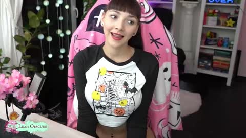 Leah online show from October 4, 7:23 pm