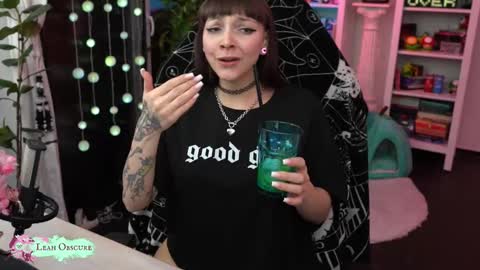 Leah online show from March 5, 8:16 pm