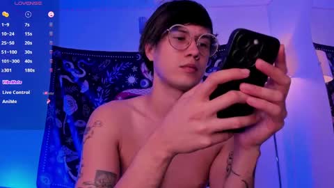 Snapshot of leaneseb chatting on March 11, 5:35 pm leaneseb online show from March 11, 5:35 pm