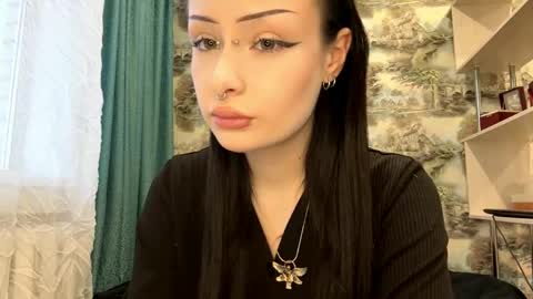 Kiki online show from April 14, 3:29 pm